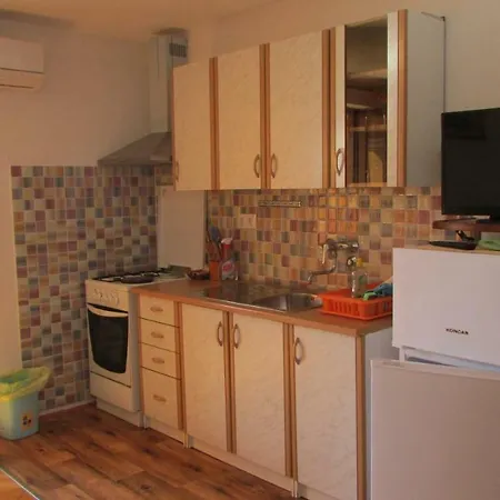 Apartmani Petunia Fažana Exteriör bild