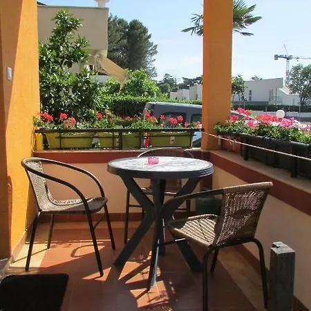 Apartmani Petunia Fažana Exteriör bild