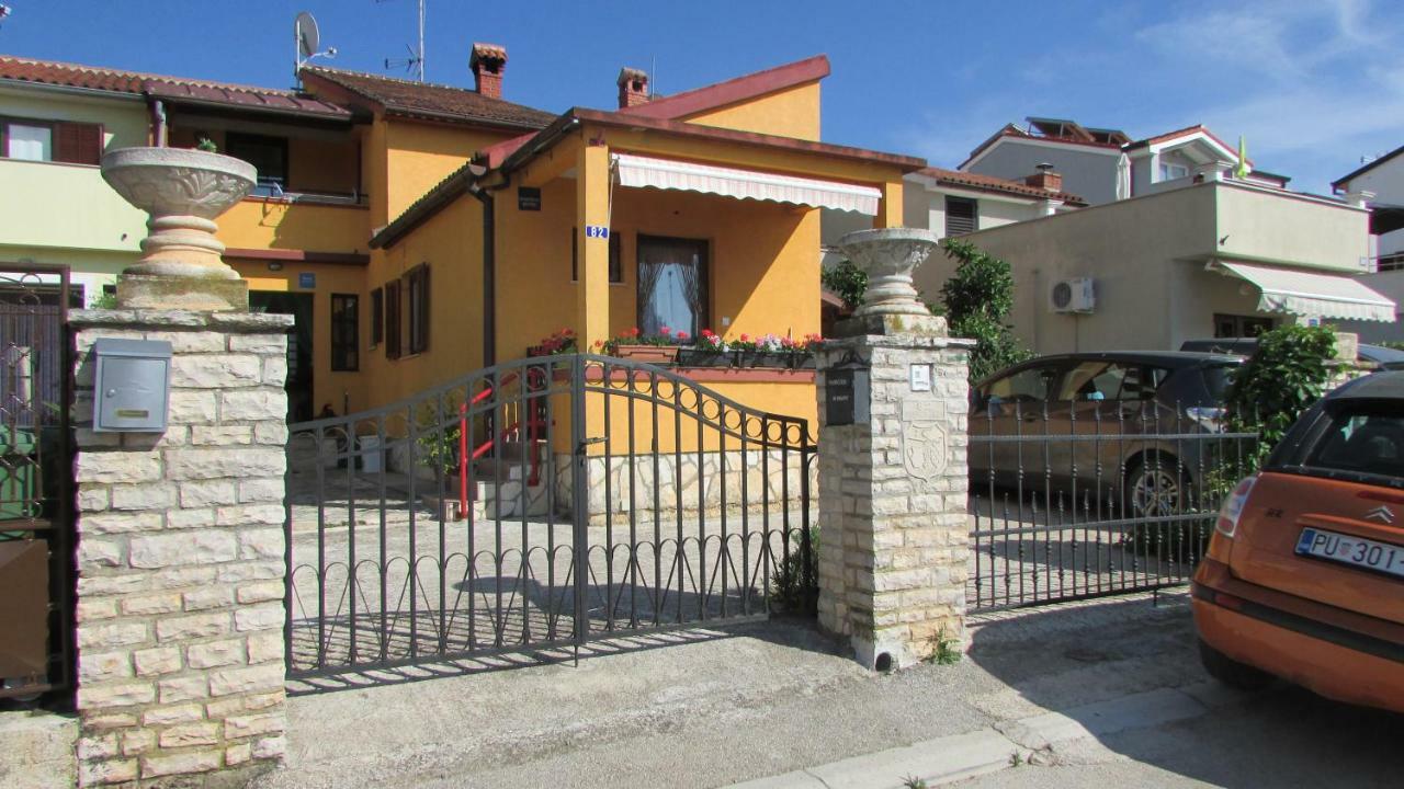 Petunia Apartment Fažana