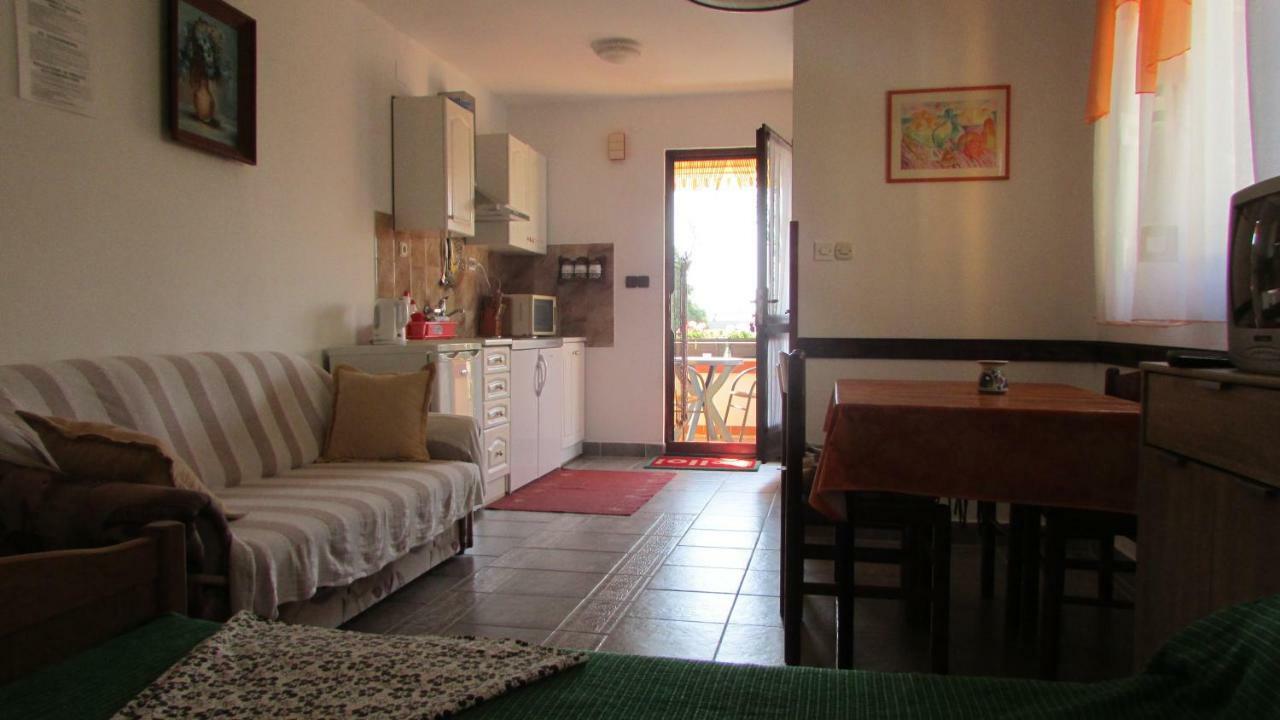 Petunia Apartment *